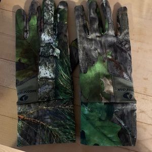 Men’s Mossy Oak size medium camo gloves